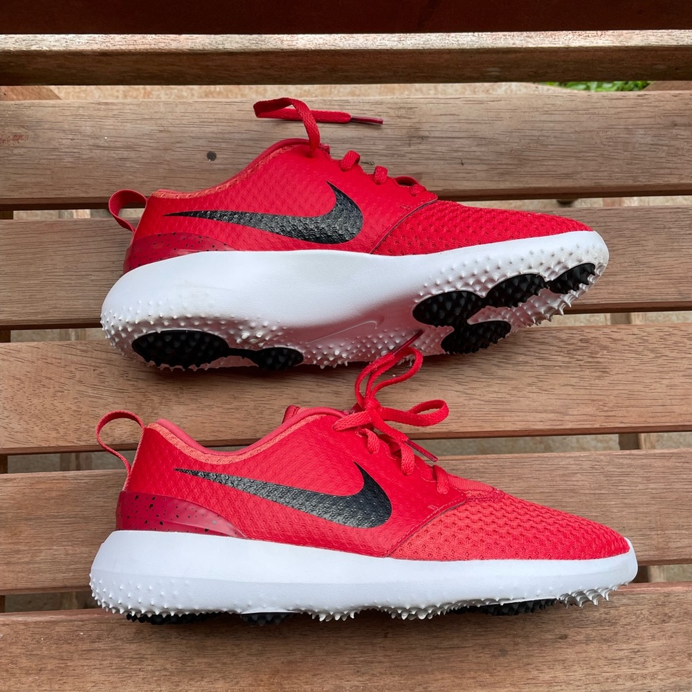 Nike red Rosche golf shoes